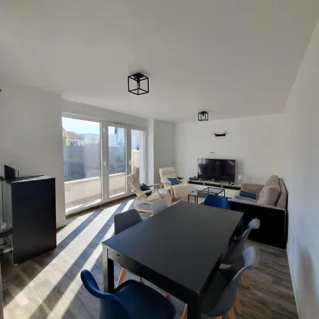 Maison De A 14min De La Defense Casa de Férias Bois-Colombes