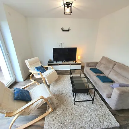Casa de Férias Maison De A 14min De La Defense Bois-Colombes